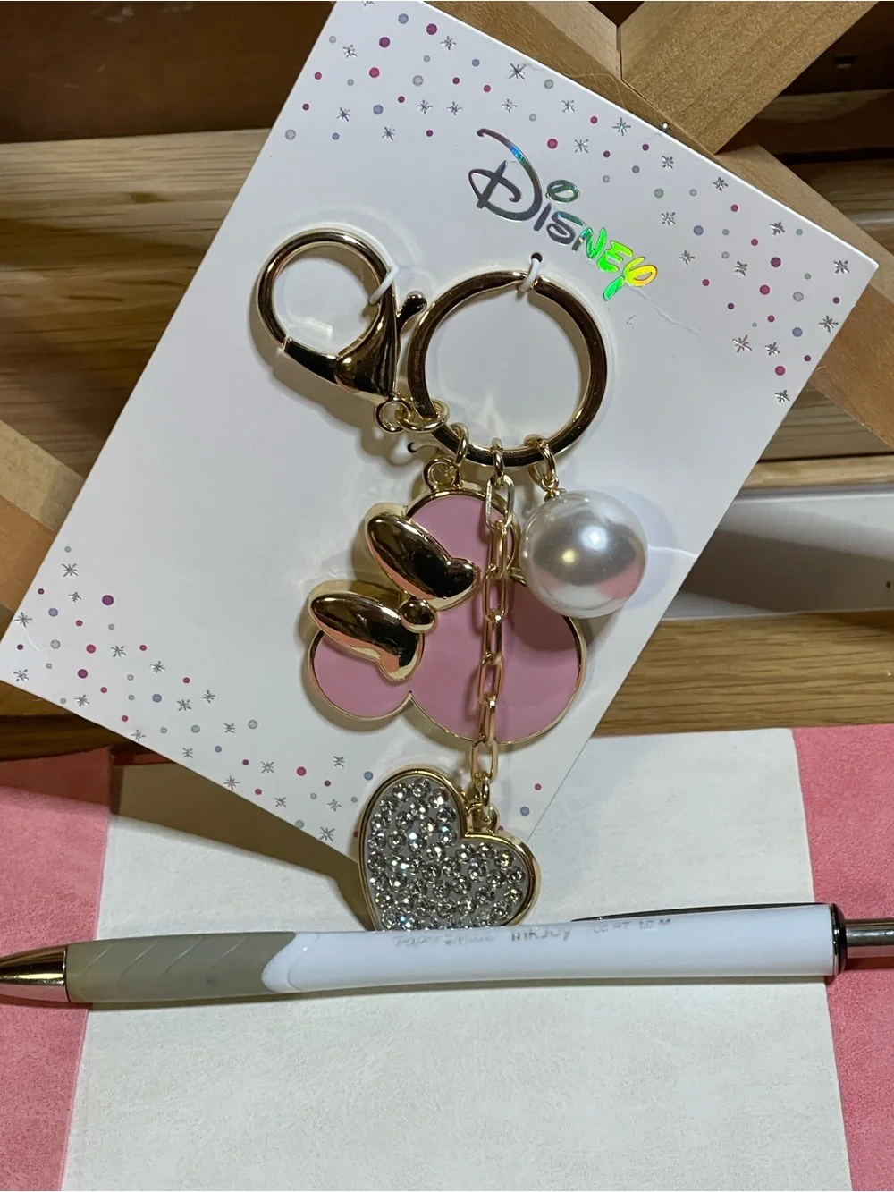 NWT Disney Gold-Tone Pink Minnie Mouse Key Chain / Crystal Heart/ Faux Pearl